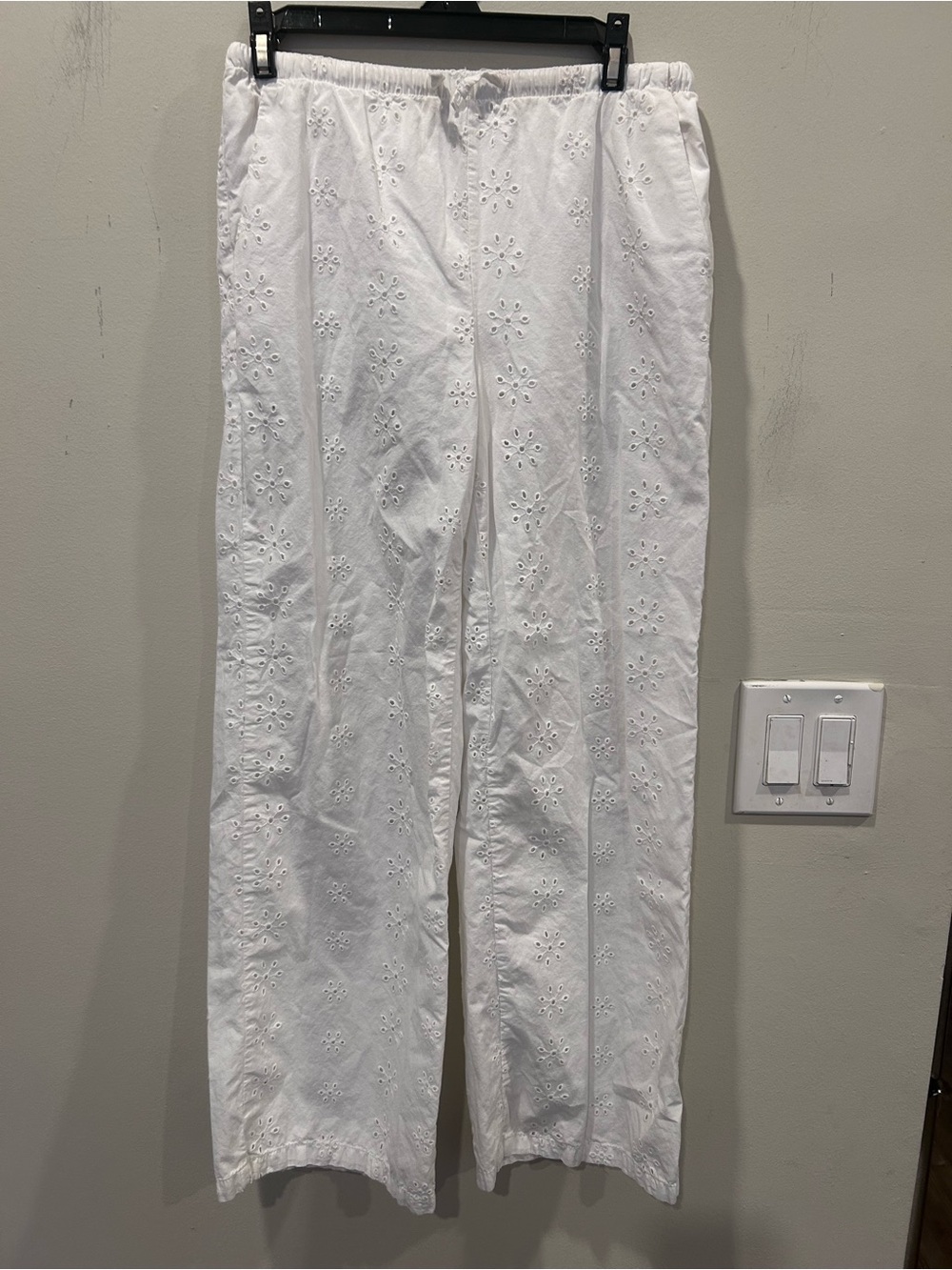 H&M white Wide-Leg lined Pants with Eyelet Embroidery. Size 13-14 years old.
